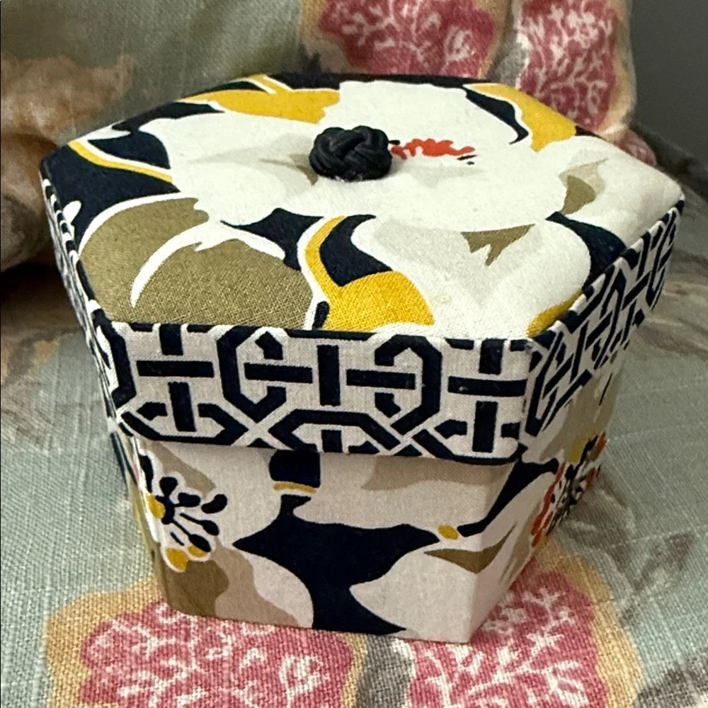VERA BRADLEY Floral Hexagonal Fabric Box NWT